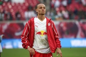 图片报：西蒙斯离队的概率降至50%，切尔西得先卖人才能签他