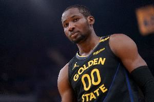 穆雷5年1.4亿提前续约！名记：丹尼尔斯和库明加也在寻求类似合同