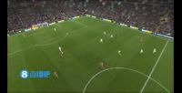 差点又来一个!萨拉赫突破传前点,加克波打门被挡
